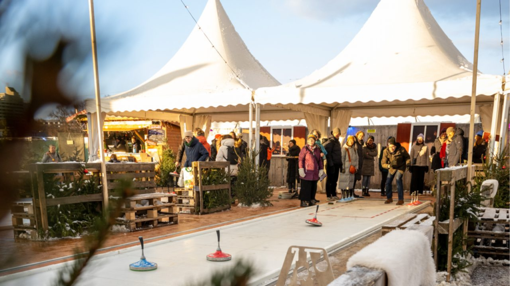 Winter Tollwood: Eisstockschießen